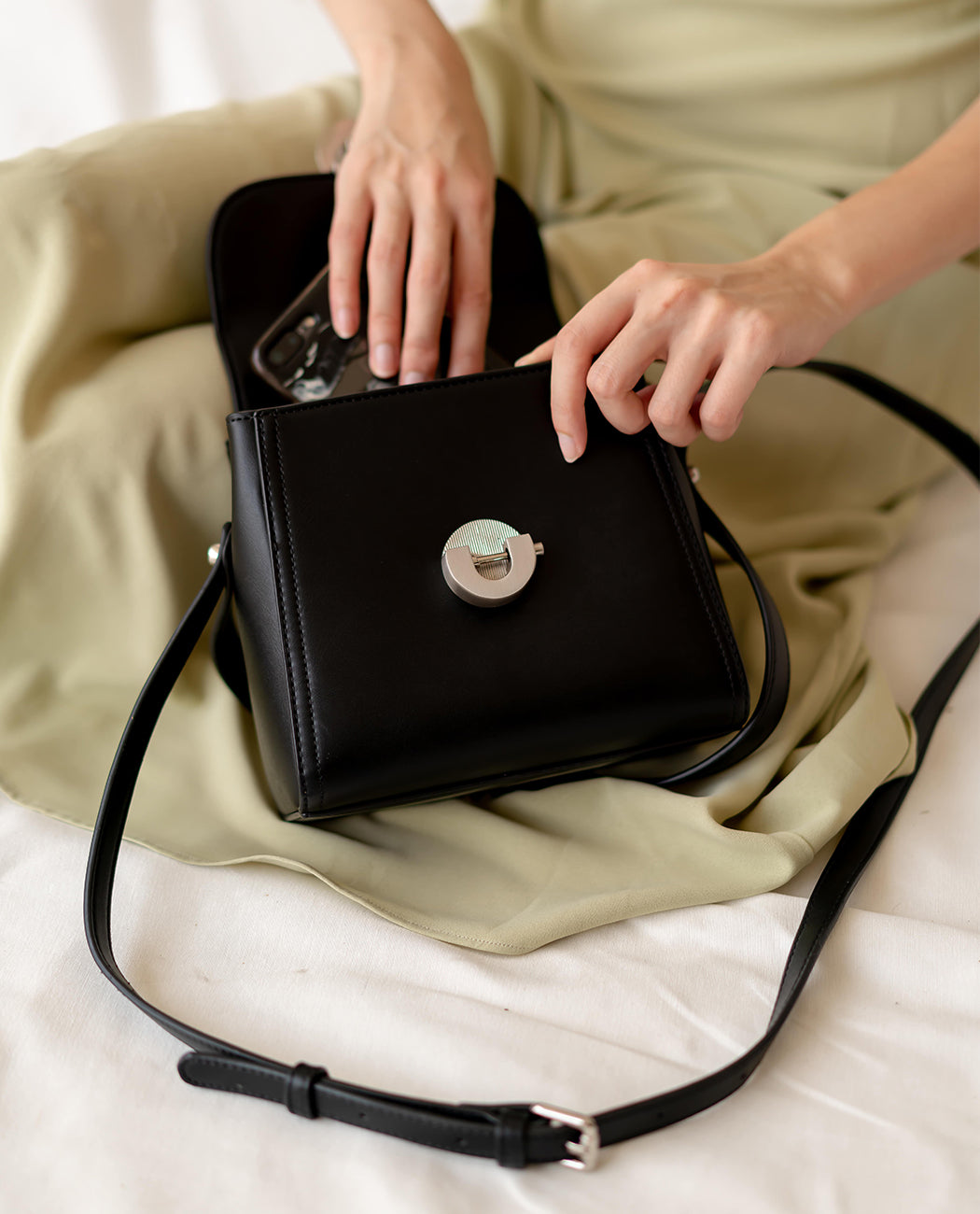 Weave Patterned Shoulder Bag