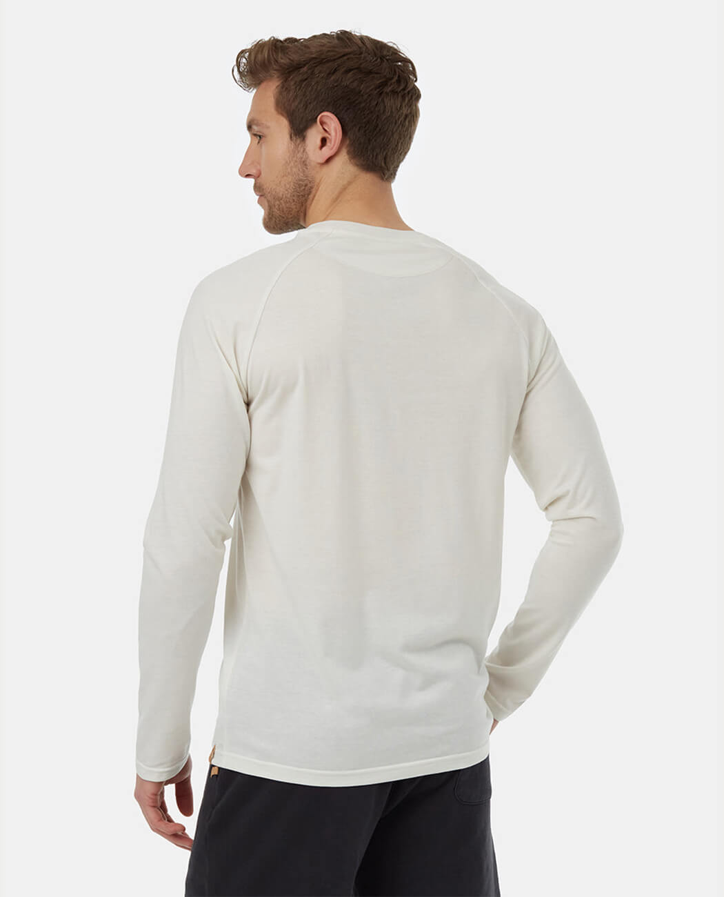 white basic long sleeve no collar t-shirt